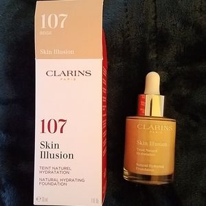 Clarins Skin Illusion 107